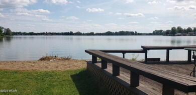 246 OI-deck and lake