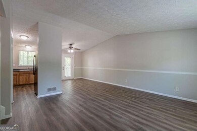 2092 Countydown Ln, Stone Mountain, GA 30088 - photo 4