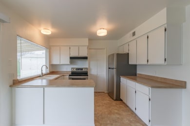 830 W Watson Dr, Tempe, AZ 85283 - photo 5