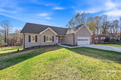 2707 Sandy Ford Rd, Newton, NC 28658 - photo 2