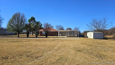 375 N Colbert Dr, Davis, OK 73030 - photo 3