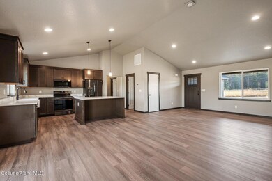 Northfork-House-2-KitchenEntry