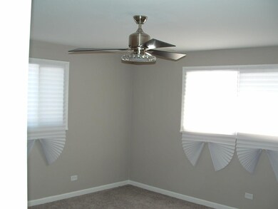 18130 Mary Ann Ln, Country Club Hills, IL 60478 - photo 5