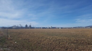 2400 W Bayberry Dr, Paulden, AZ 86334 - photo 4