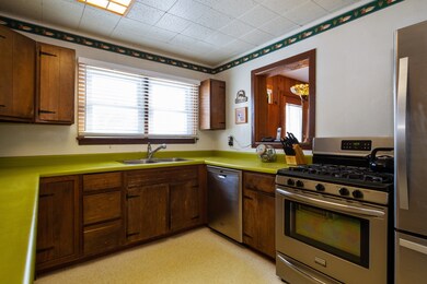 313 Meadow Ln, Lake In the Hills, IL 60156 - photo 2