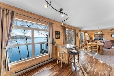 Eat in breakfast nook