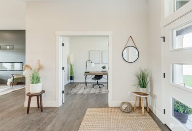 834 N Newport Loop, East Wenatchee, WA 98802 - photo 5