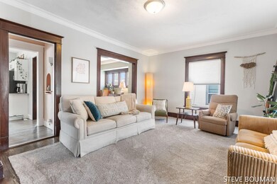 13-web-or-mls-1060-bates-st-se