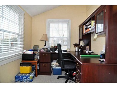 Studio/Study/Office.