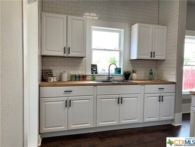 1214 N Milam St, Seguin, TX 78155 - photo 7