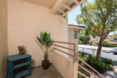 PRIVATE STOOP
