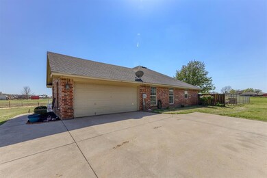 677 Munn Rd, Springtown, TX 76082 - photo 3