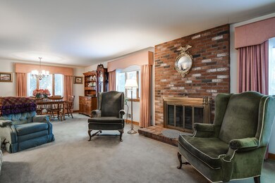96 Goulding St W, Sherborn, MA 01770 - photo 4