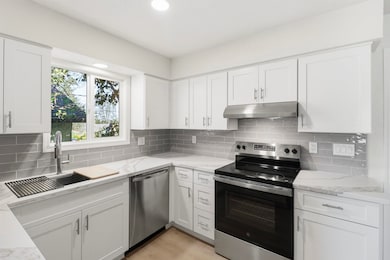 4642 Mira Vista Ct unit 1, Redding, CA 96001 - photo 3