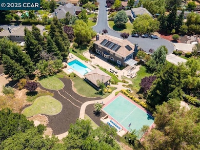 825 Bertram St, Walnut Creek, CA 94598 - photo 3