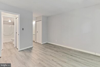 5823 Cove Landing Rd unit 101, Burke, VA 22015 - photo 6