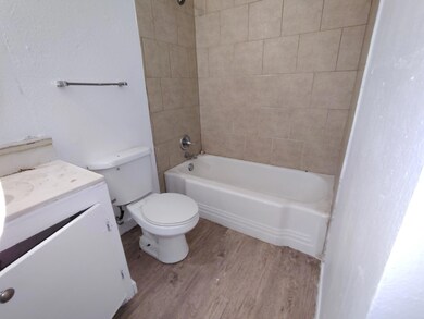 1110 41st St unit B, Lubbock, TX 79412 - photo 3