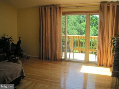 263 Leedom Way unit 98, Newtown, PA 18940 - photo 5