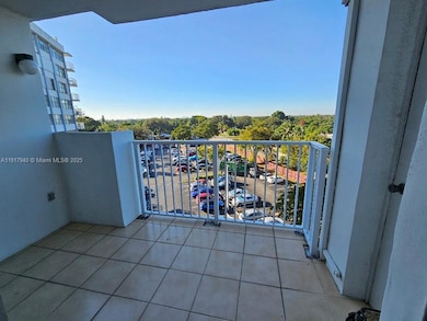 Wilshire Condominium unit 605W, Miami, FL 33179 - photo 3