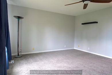 3228 W 16th St, Grand Island, NE 68803 - photo 4