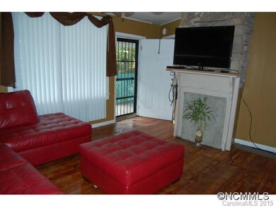 Large Living Room w/ fireplace