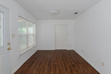 511 Jones St - Eat-in Kitchen and Dining