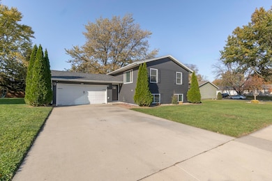 5814 Daisy Dr, Waterloo, IA 50701 - photo 3