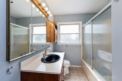 27W212 Bauer Rd, Naperville, IL 60563 - photo 5