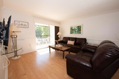 201 178th Dr unit 323, Sunny Isles Beach, FL 33160 - photo 5
