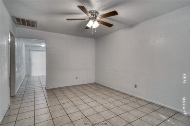 1613 Mossglenn Cir, College Station, TX 77840 - photo 3