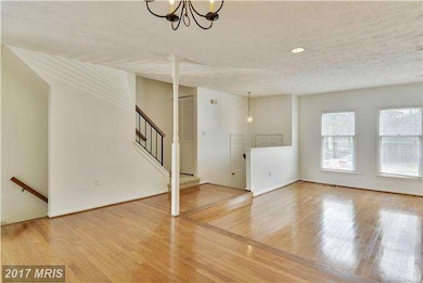 8104 Bonaire Ct, Silver Spring, MD 20910 - photo 4