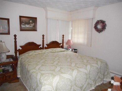 612 Phillips Dr, Anderson, IN 46012 - photo 6