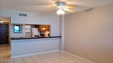 RT A502 - Dining Area -Breakfast Bar
