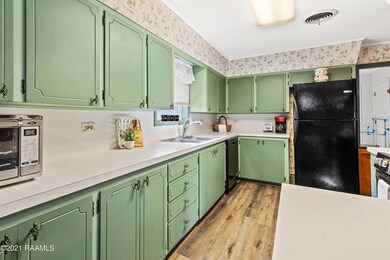 1411 Elm St-4