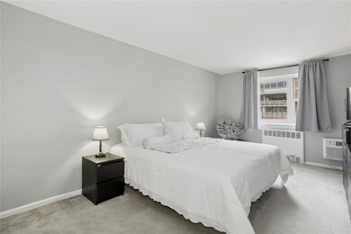 Lindenwood Village Section C unit 1F, Howard Beach, NY 11414 - photo 6