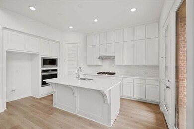 Light and Bright Kitchen!
