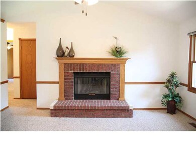 GAS FIREPLACE!