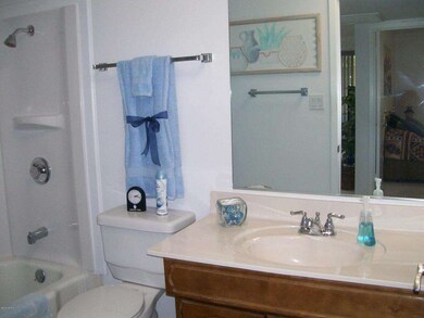LIGHT BRIGHT BATHROOM
