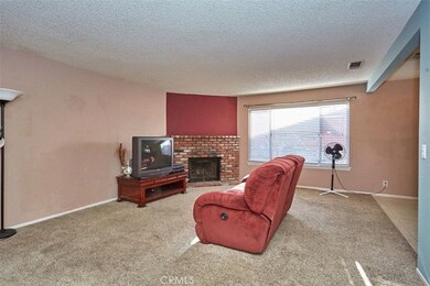 16190 Wimbleton Dr, Victorville, CA 92395 - photo 5