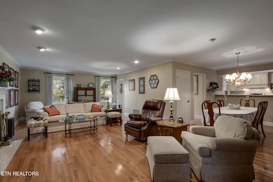 06_WoodlandTraceDrive_212_Living04