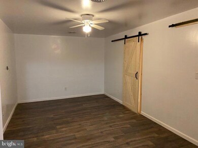 1499 Valley Rd unit . D, Berkeley Springs, WV 25411 - photo 6