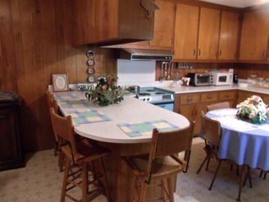 1214 S Caledonia Rd, Laurinburg, NC 28352 - photo 4