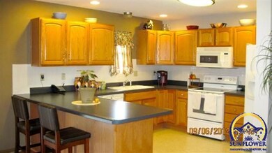 207 N 4th St, Mayetta, KS 66509 - photo 3