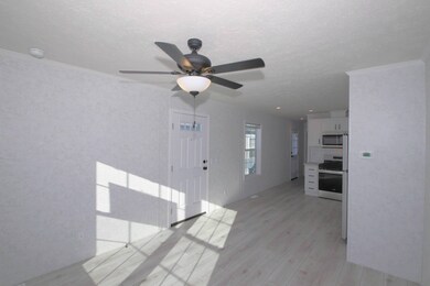 1501 Roosevelt Ave unit 13, Carteret, NJ 07008 - photo 6
