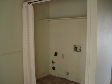 2218 Cypress Ave, Bay City, TX 77414 - photo 4