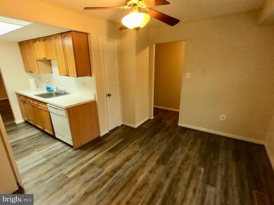 7412 Larne Ln, Lorton, VA 22079 - photo 6