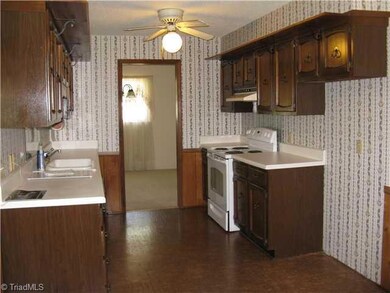 735 William Ave, Asheboro, NC 27203 - photo 3