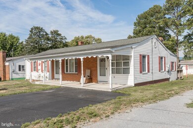 273 Walton St, Strasburg, VA 22657 - photo 3