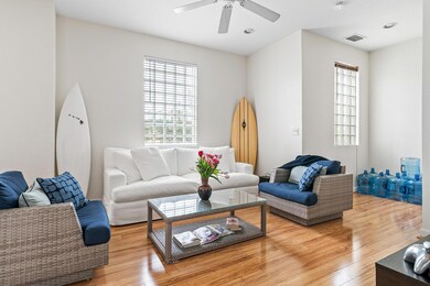 690 Pacific Grove Dr unit 6, West Palm Beach, FL 33401 - photo 4