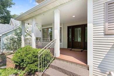 606 Sterling St S, Saint Paul, MN 55119 - photo 3